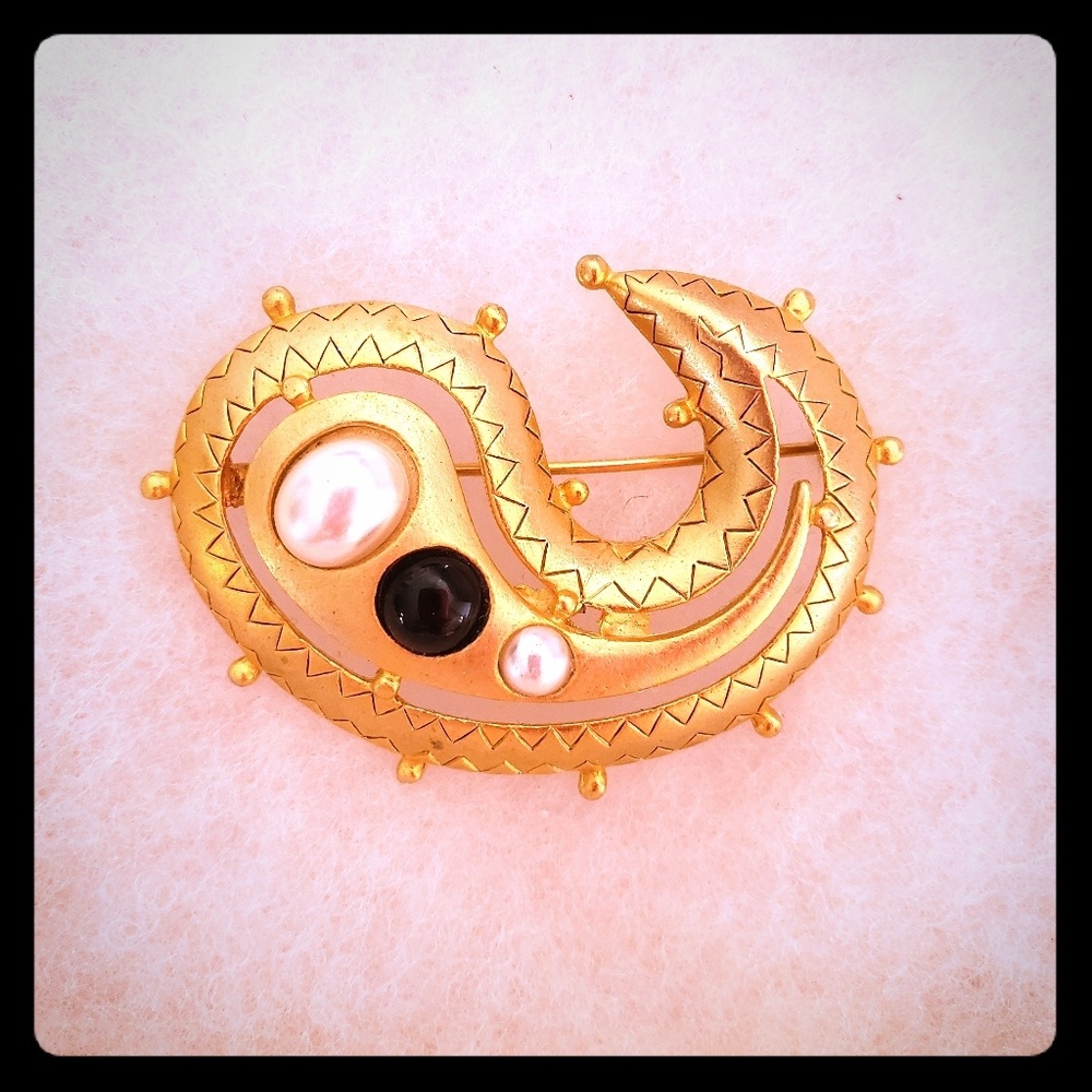 Vintage Pearls and Black Gem Golden Brooch